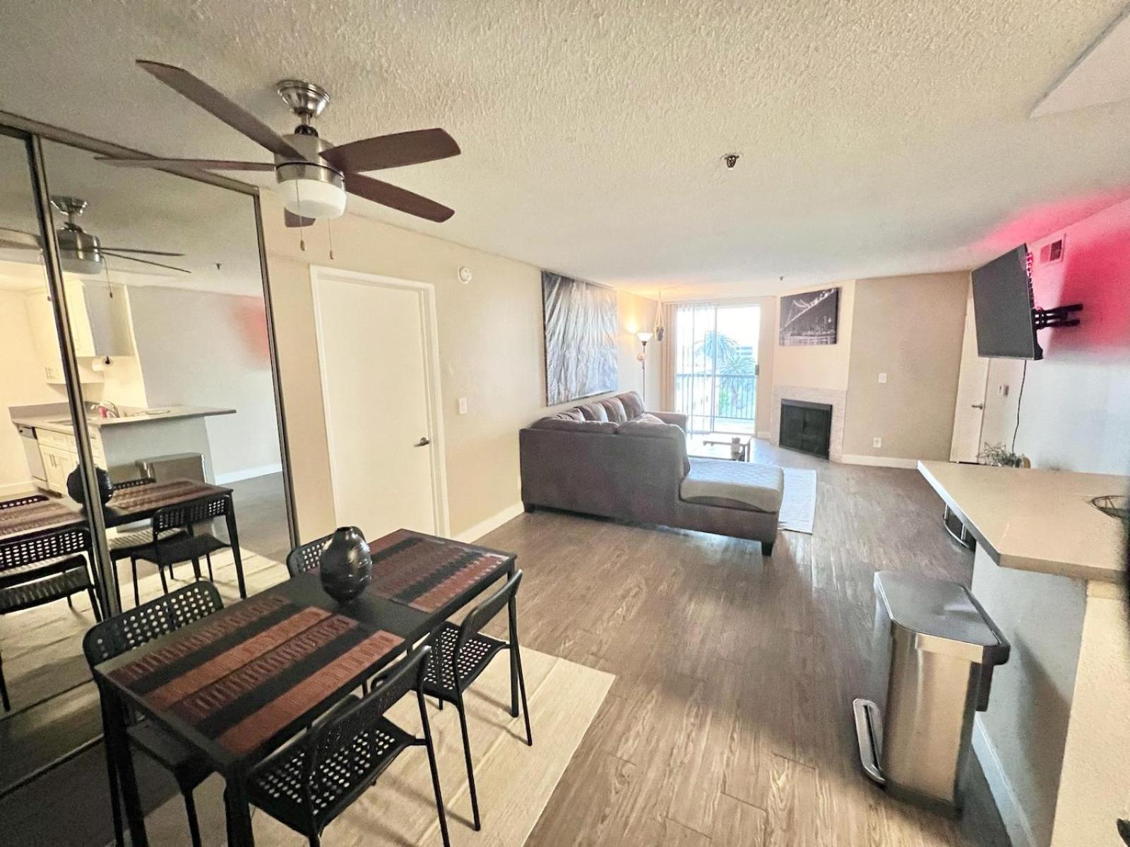 לוס אנג'לס Hollywood Two Bedroom & Free Two Parking Spots Apartment מראה חיצוני תמונה