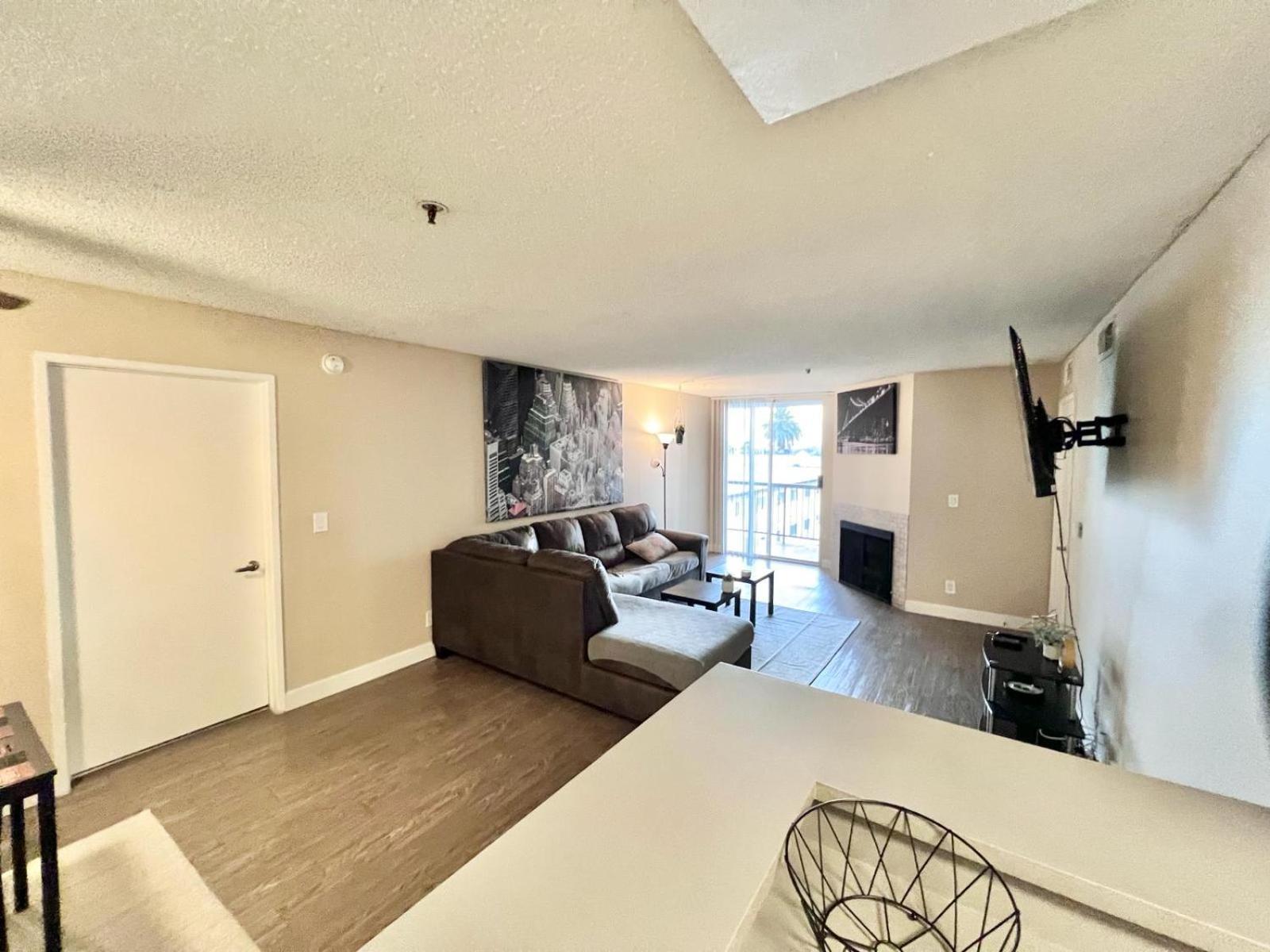 לוס אנג'לס Hollywood Two Bedroom & Free Two Parking Spots Apartment מראה חיצוני תמונה
